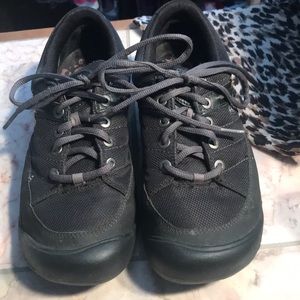 KEEN black walking hiking shoes size 6.5